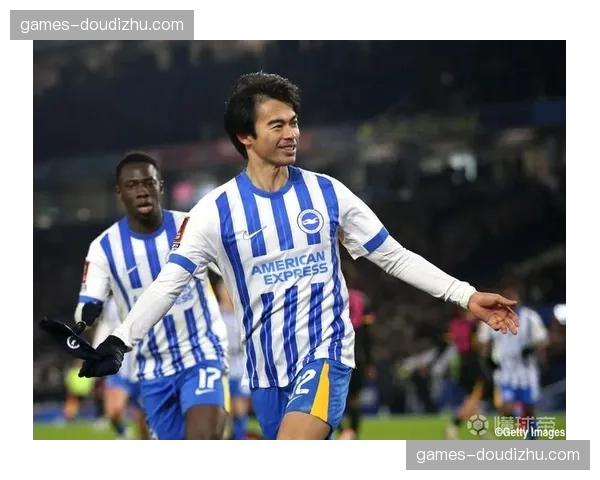 许尔策勒强度足球奏效，海鸥军团中场绞杀阻断红军推进